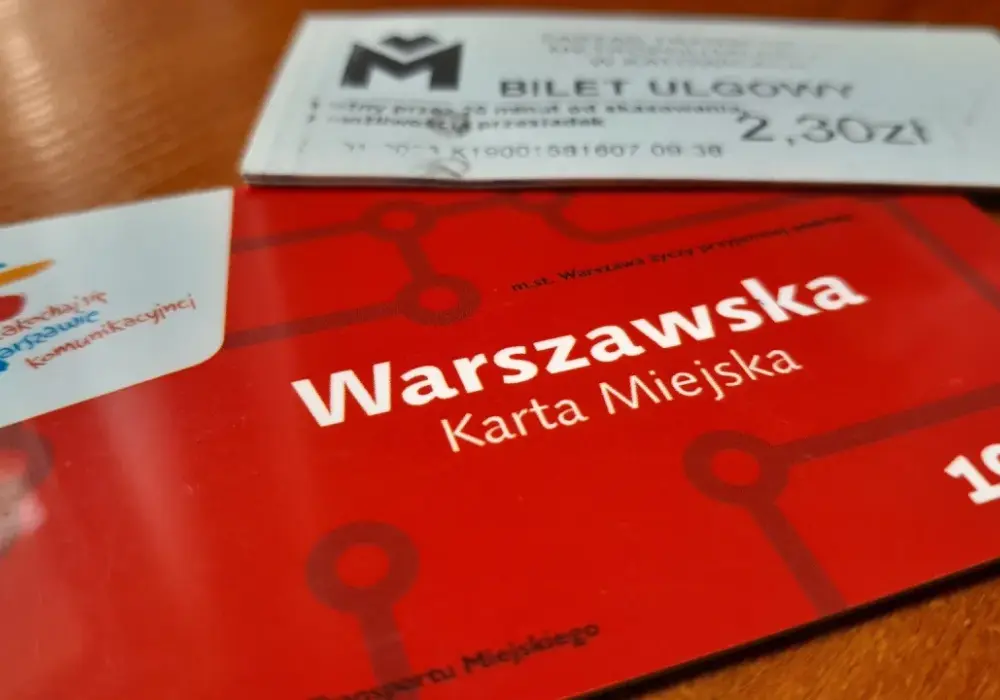 Bilet Seniora Warszawa: Darmowe i tańsze przejazdy dla seniorów