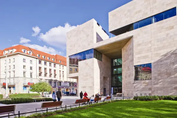 Kasa Teatru Capitol: Godziny, adresy, kontakt Warszawa i Wrocław