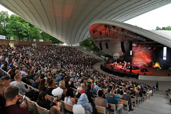 Amfiteatry w Polsce - Jak wybrać najlepszy na koncert?