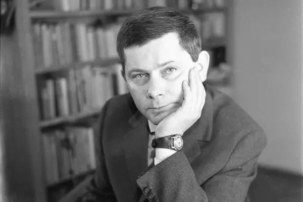 Zbigniew Herbert - biografia, tomy i klucz do lektury