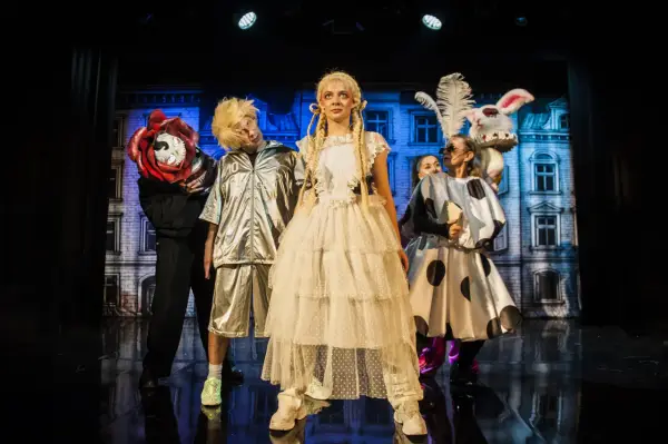 Teatr Baj Warszawa: Repertuar, bilety i praktyczny przewodnik
